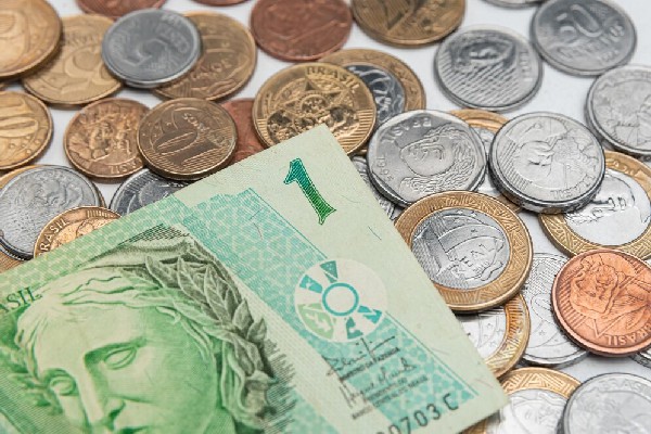 美国白宫：特朗普拟将“对等关税”暂缓期延长至8月1日